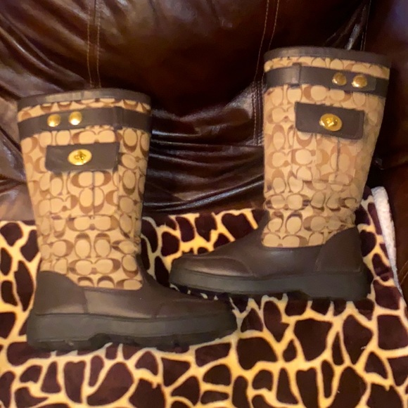 Women’s size 7 Coach monogram boots! - Picture 1 of 9